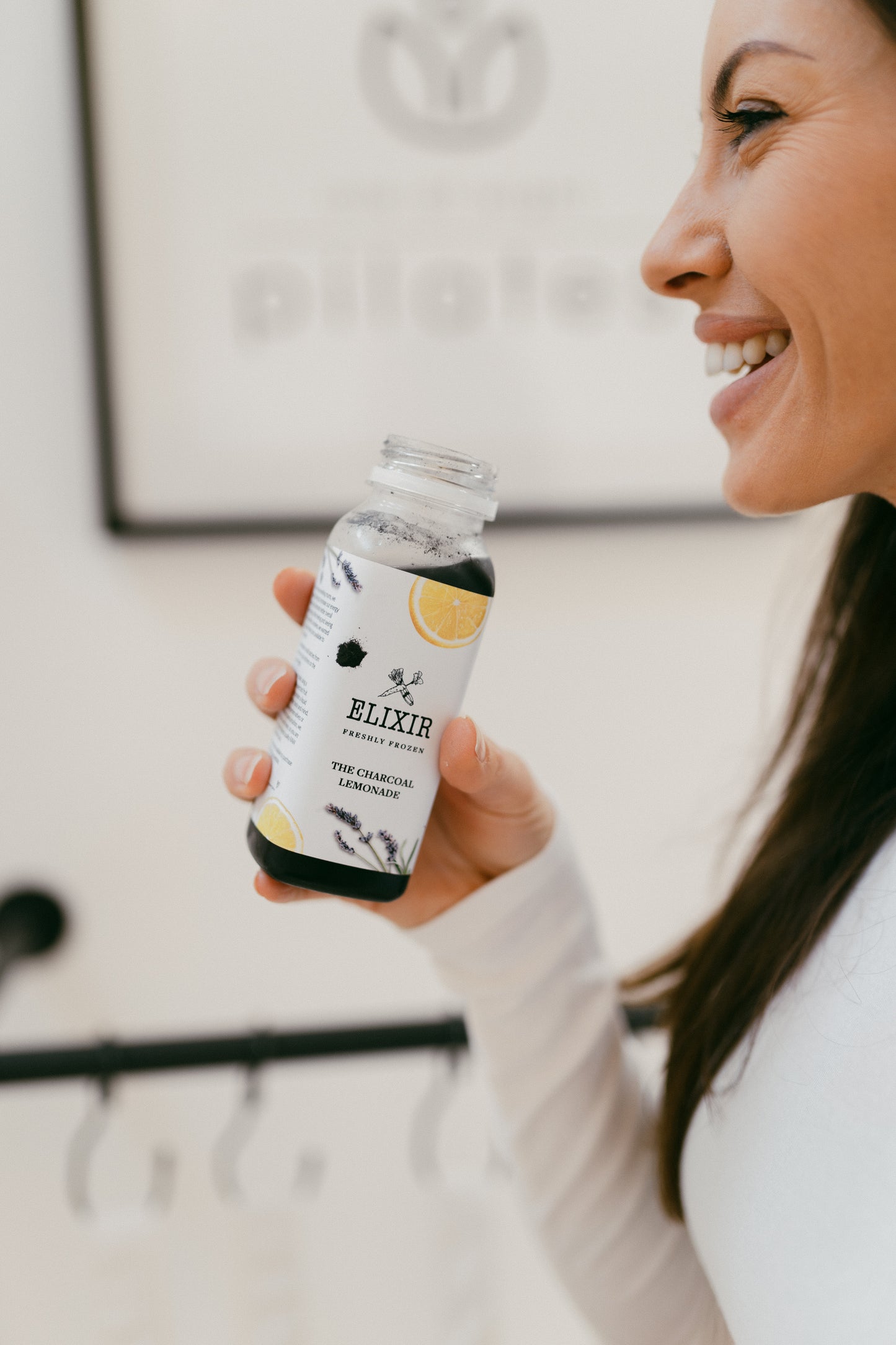 THE CHARCOAL LEMONADE